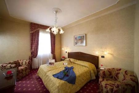 Carlton On The Grand Canal - 24