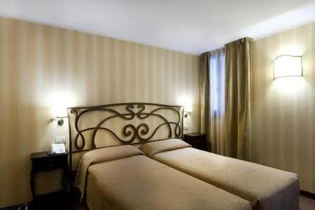 BW Premier Collection CHC Continental - 10