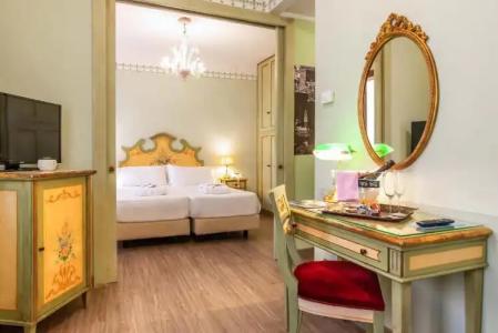 La Fenice et Des Artistes - 94