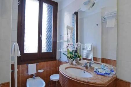 La Fenice et Des Artistes - 29