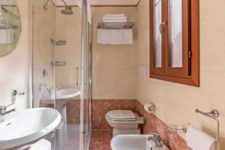 La Fenice et Des Artistes - 101