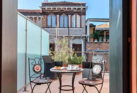 La Fenice et Des Artistes - 8