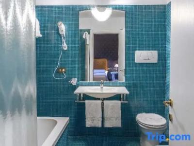 La Fenice et Des Artistes - 83