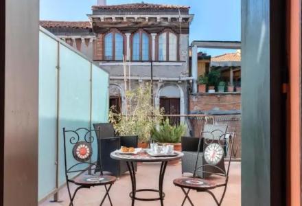 La Fenice et Des Artistes - 52