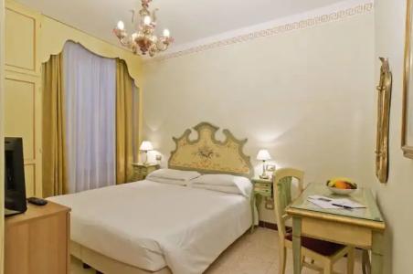 La Fenice et Des Artistes - 77