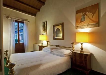 La Fenice et Des Artistes - 2