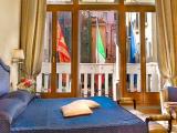 Grand Junior Suite with canal view