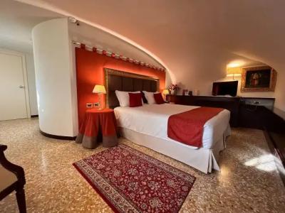 Ruzzini Palace - 104