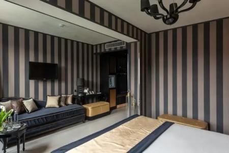 Carnival Palace - Venice Collection - 53