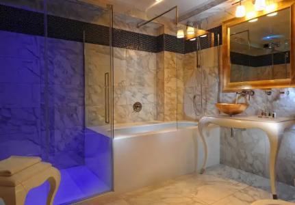 Carnival Palace - Venice Collection - 9