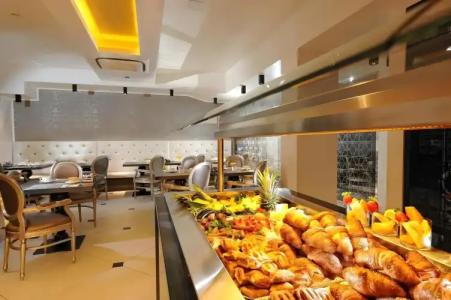 Carnival Palace - Venice Collection - 31