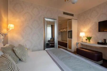 Carnival Palace - Venice Collection - 48