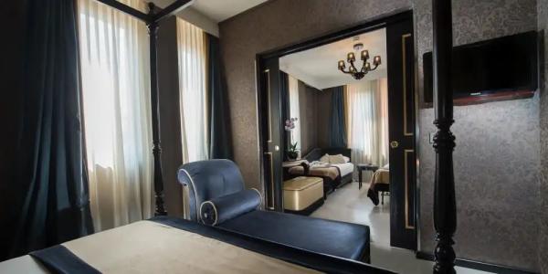 Carnival Palace - Venice Collection - 69