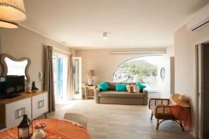 Les Sables Noirs & Spa, Vulcano Porto