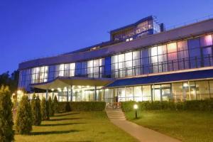 Bellevue Park Hotel with FREE Parking, Riga