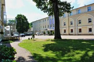 NB Hotel with Free Parking, Riga