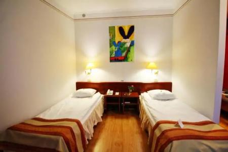 NB with Free Parking - 52