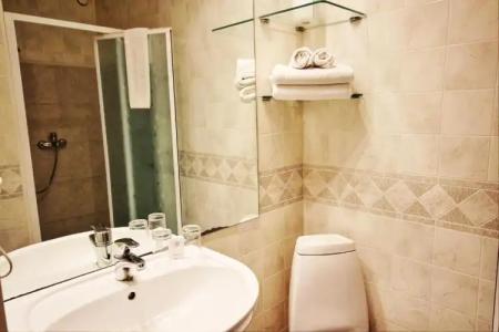 NB with Free Parking - 29