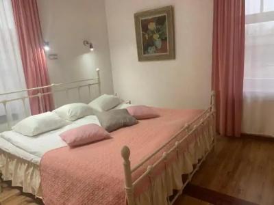 NB with Free Parking - 64