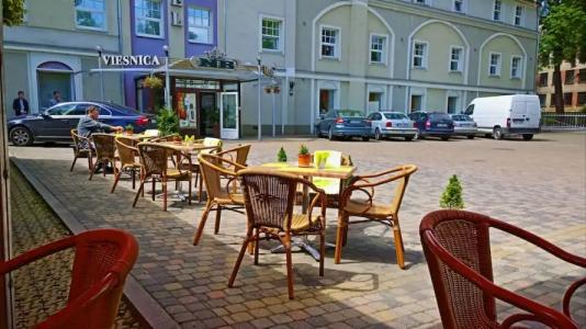 NB with Free Parking - 76