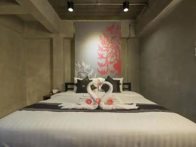 Thapae Loft - 64