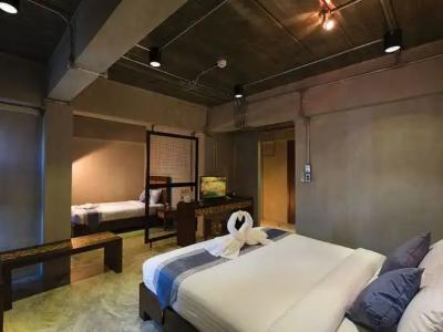 Thapae Loft - 75