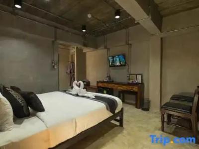 Thapae Loft - 97