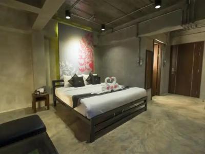 Thapae Loft - 63