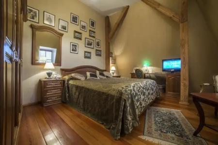 Shakespeare Boutique - 108