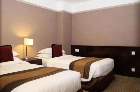 Pacific Regency Suites - 65