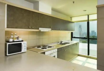 Pacific Regency Suites - 24