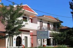 Sunshine Inn Hotel, Lygia