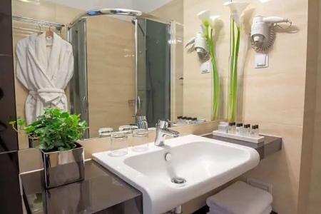 Queen Boutique - 107