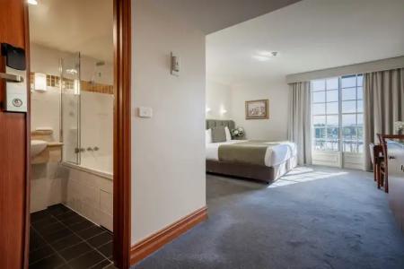 Country Club Tasmania - 3