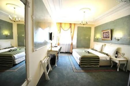 Queen's Astoria Design - 110