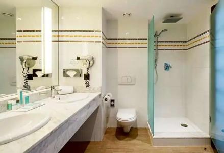 Ilunion Valencia 4 - 65