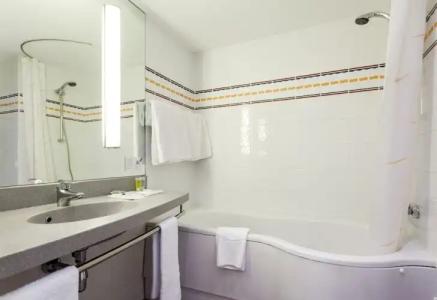 Ilunion Valencia 4 - 57