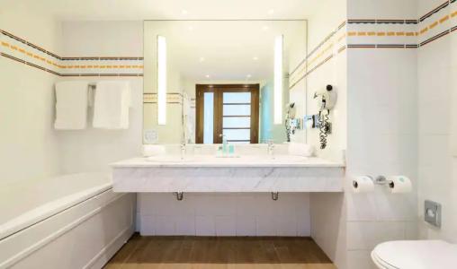 Ilunion Valencia 4 - 9