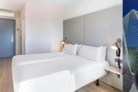 Ilunion Valencia 4 - 45