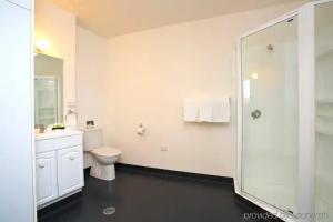 Quest Savoy, Hobart