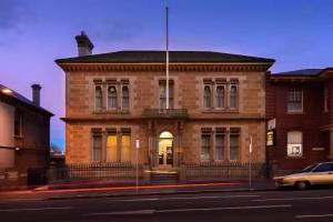 Macquarie Manor Hotel, Hobart