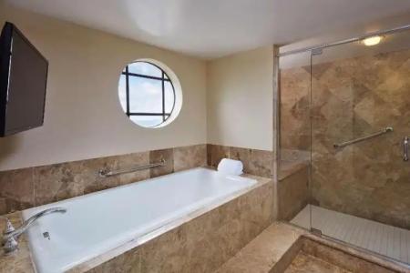 DoubleTree by Hilton Orlando at SeaWorld - 35