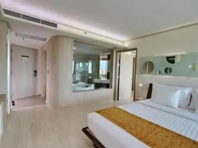 Pattaya Discovery Beach - SHA Extra Plus - 100