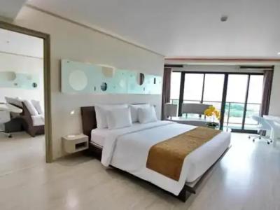 Pattaya Discovery Beach - SHA Extra Plus - 101