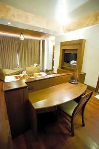 Montien House - SHA Plus - 77