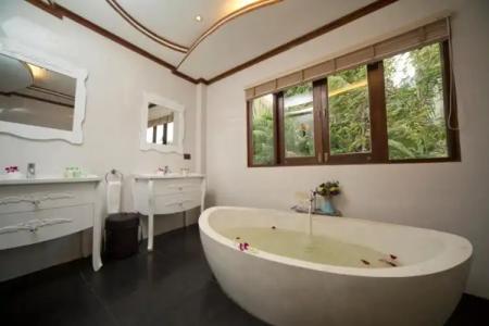 Paradise Island Estate - 70