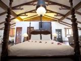 5 Bedrooms Villa