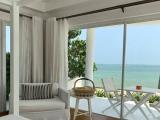 Deluxe room with balcony and beachfront