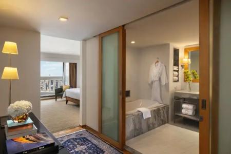 Tower Club at lebua - 62