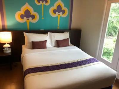 Sawasdee @ Sukhumvit Soi 8 - 37